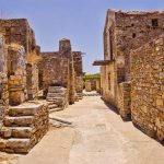 Spinalongan saarella raunioita