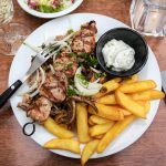 Kreikkalainen ruoka-annos