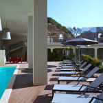 Allas ja lepotuoleja