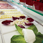 leikkeleitä ja juustoja