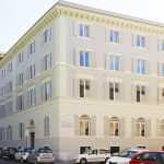 Katukuva hotellista päivälä