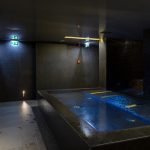 Kalev Span Sauna Oasiksessa on hämärä tunnelmavalaistus