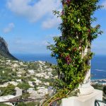 Vehreä Caprin saari Napolin edustalla