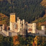 Yleiskuvaa Stolzenfelsin linnasta.