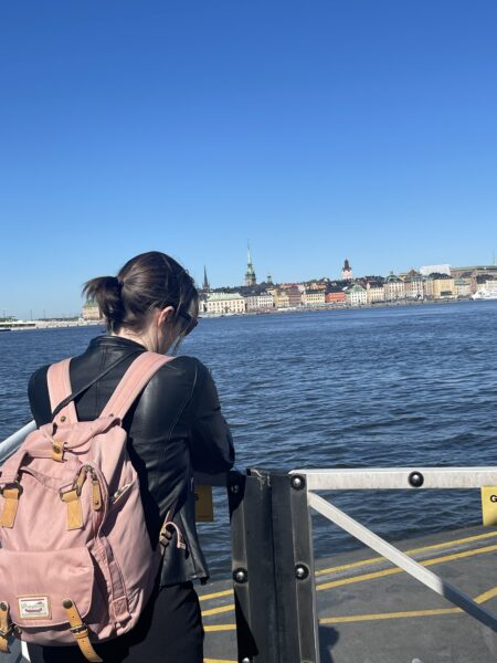 Djurgårdeniin lautalla, 10 minuutin lauttamatka