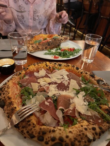 Ehkäpä Tukholman parasta pizzaa 