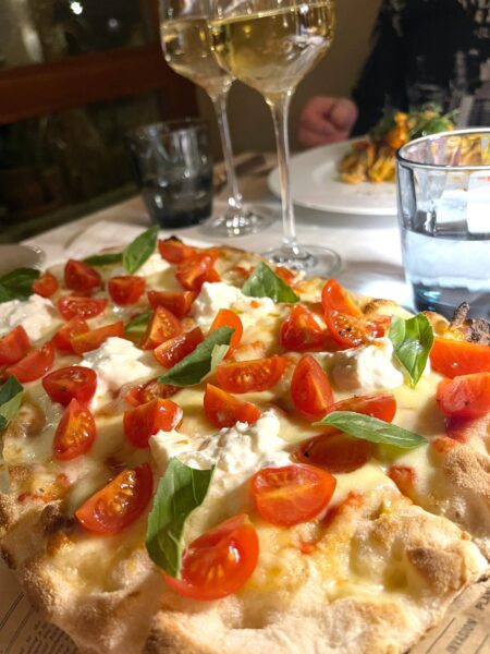 Italialaisia herkkuja aivan Vltava joen varrella