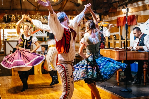 Valloittava tsekkiläinen illallinen