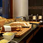 Tuoretta leipää aamiasella