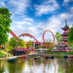 Tivoli huvipuiston laitteita Kööpenhaminassa