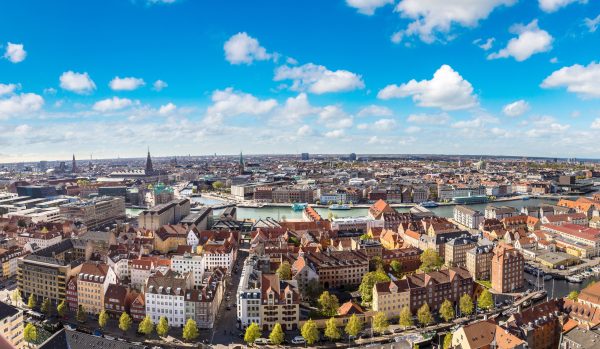 Metrolla lentokentältä keskustaan