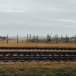 Auschwitz-Birkenaun keskitysleirimuseon piikkilanka-aitoja