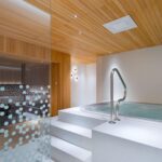 Hotellin kuntosali ja saunaosasto