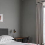 Parivuode ja kirjoituspöytä