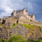 Edinburhin linna kukkulan päällä