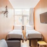 Kaksi vuodetta ja harmaa sohva