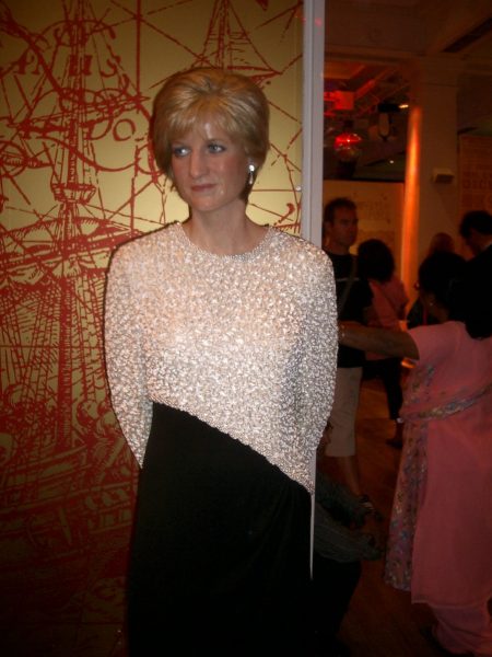 Kuuluisuuksien keskellä