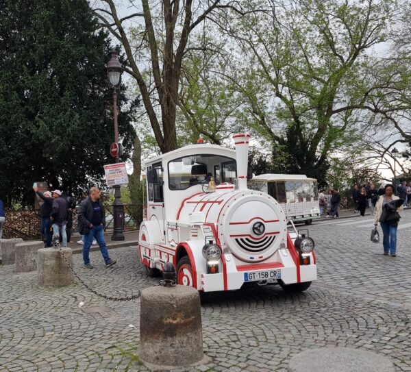 Pieni juna SacreCouerille