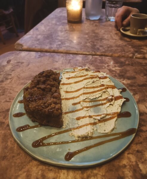 Lämpimästi hehkuvia lähi-idän makuja ravintola Dalia Parisissa