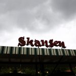 Skanssenin kyltti Djurgårdenissa Tukholmassa