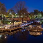 Rantakadun iltatunnelmaa kanavan äärellä.