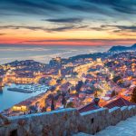 Iltakuva Dubrovnikin yltä