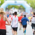 Juoksijat lähestymässä maalia.