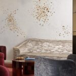 Hotellin aulabaari ja kirjasto