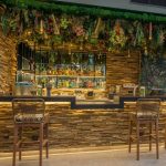 Palmyra Beach Hotellin Waves baari, Glyfada, Kreikka