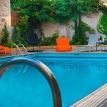 Uima-allas päivällä, Palmyra Beach Hotel, Glyfada, Kreikka