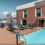 Kattoterassin uima-allas