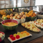 Hedelmiä tarjolla ravintolassa
