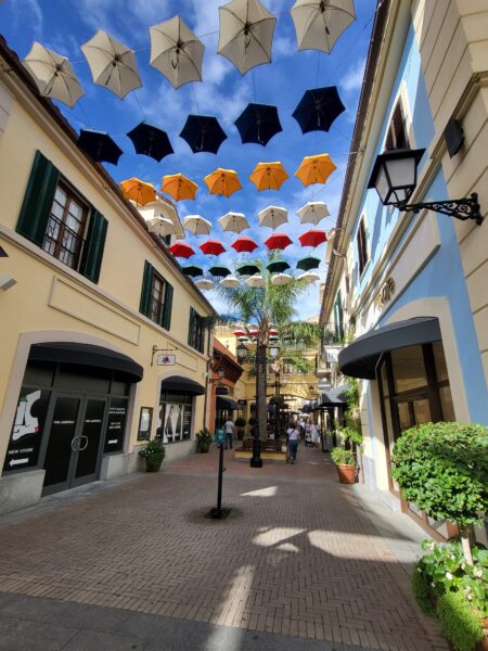 Plaza Mayor - ostoksille viihtymään