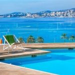 Kattoterassin uima-allas ja upea näköala Palman lahdelle, Melia Palma Bay Hotel, Mallorca