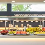 Tuoreita hedelmiä ja marjoja aamiaisbuffetissa, Cabot Pollensa Park Spa, Mallorca