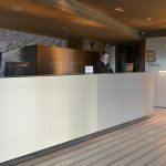 B Hotel vastaanotto