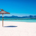 Playa de Muron ranta ja turkoosina hehkuva Välimeri