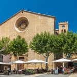Ulkotaveroita Puerto Pollensan Vanhassakaupungissa Mallorcalla