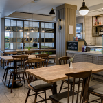 Hotellin yleiset tilat ovat viihtyisät