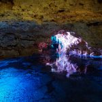 Maanalainen järvi tippukiviluolilla Mallorcassa