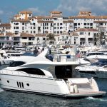 Puerto Banuksen huvijahteja satamassa, Marbella