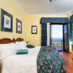 Superior-huone merinäkymällä