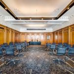 Hotellin kokoustiloista löytyy hurmaavia alkuperäisiä yksityiskohtia sekä tämän päivän varustelut