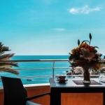 Merinäkymä parvekkeelta