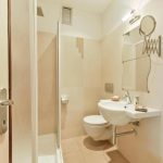 Single-huoneen kylpyhuone