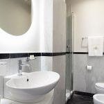 Tyylikäs kylpyhuone