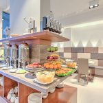 Hotellin aamiainen on saanut vaikutteita amerikasta sekä italialaisesta ruokakulttuurista