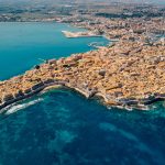 Syrakusan vanhaa kaupunkia ilmakuvassa