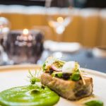 Ravintola tarjoilee raikkaita makuja ja herkullisia annoksia