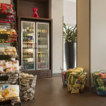 Hotellissa on pieni kioski